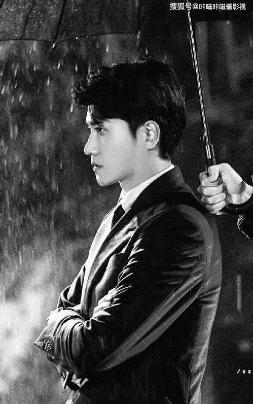 彭冠英蔡文静娱乐吃瓜,甜蜜互动引网友热议