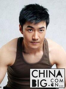 李进荣个人资料,才华横溢的艺术家，人生历程与成就概览
